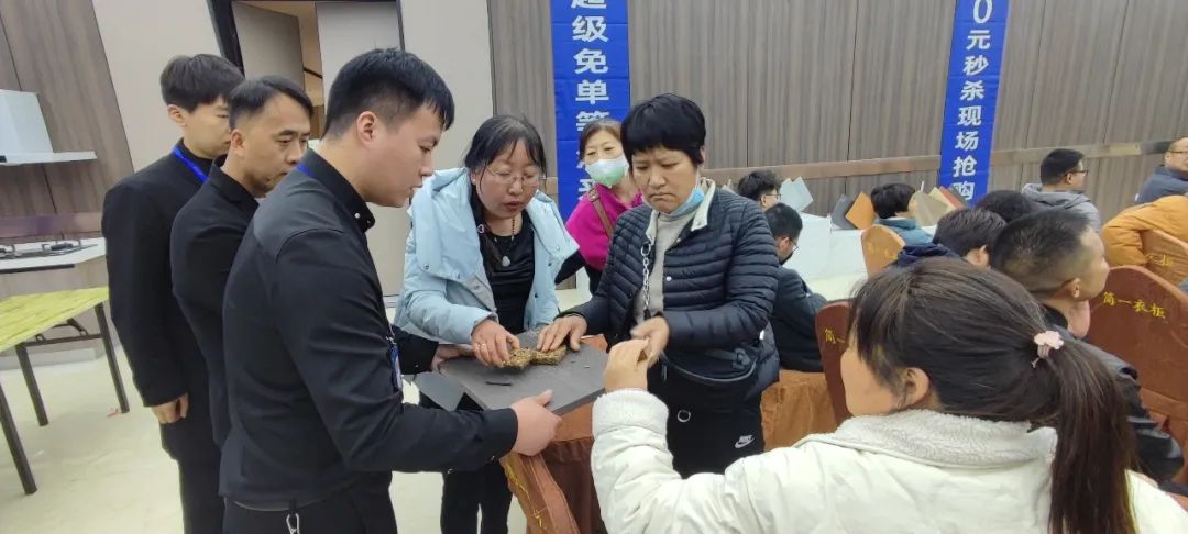 簡(jiǎn)一家居4.22日工廠團(tuán)購(gòu)“狂飆”盛宴圓滿結(jié)束 簡(jiǎn)一家居4.22日工廠團(tuán)購(gòu)“狂飆”盛宴圓滿結(jié)束